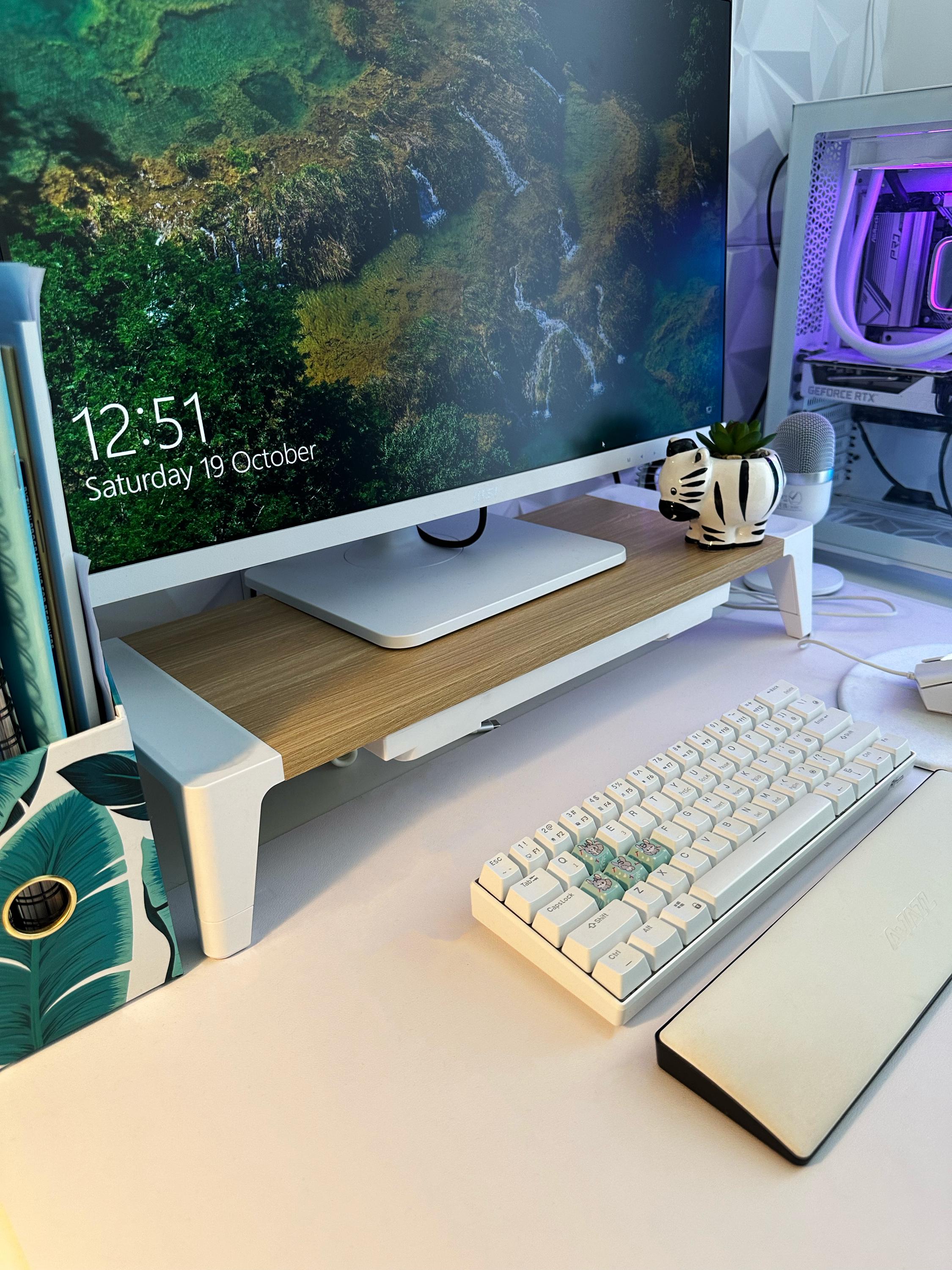 minimalist desk set up blue green with mechanical keyboard with WASD blue keycaps gaming pc set up