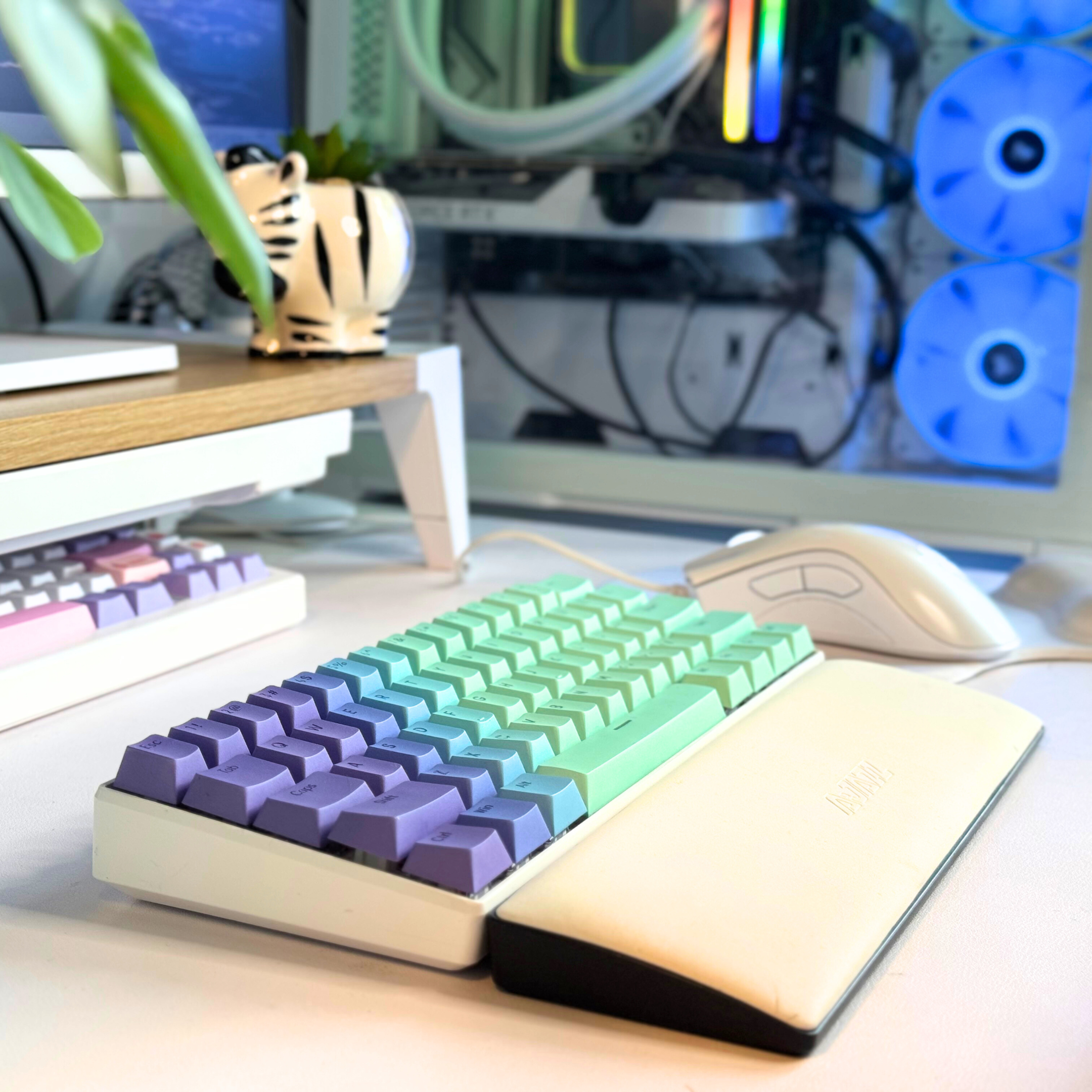 pc gaming setup custom mechanical keyboard custom keycap set gradient keycaps personalised keycaps gifts for gamers